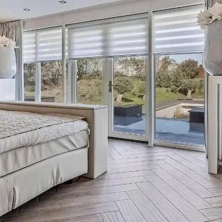 Landgoed Hermitage - Minerva - Xxl Zwemspa - Max 16 Personen * Ouddorp