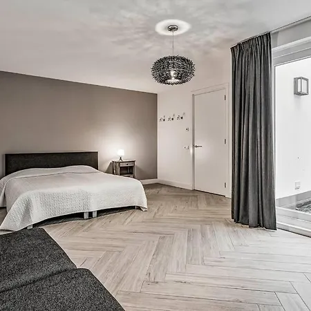 Landgoed Hermitage - Minerva - Xxl Zwemspa - Max 16 Personen *